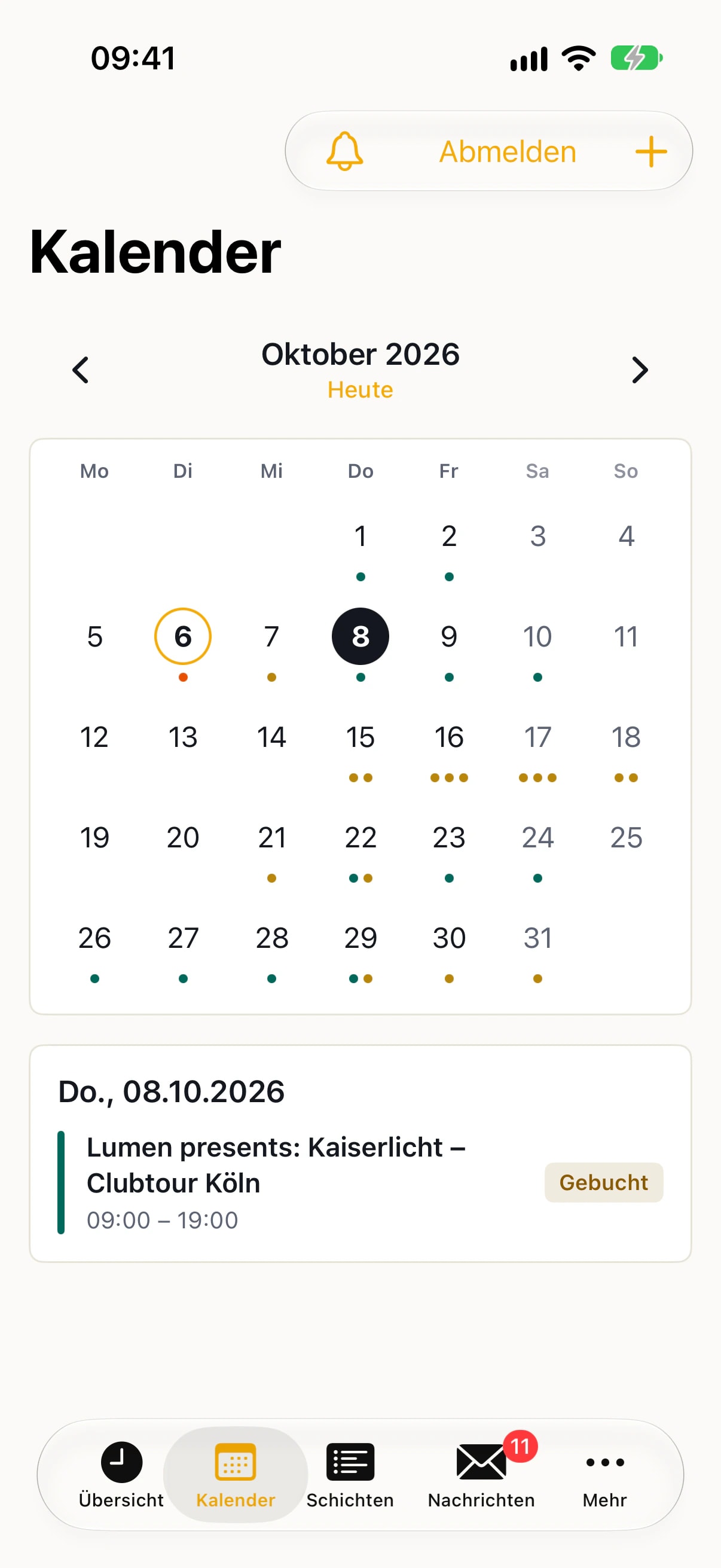 nice2CU App, Kalender Oktober 2026 mit markierten Schichttagen und gebuchtem Einsatz am 08.10.